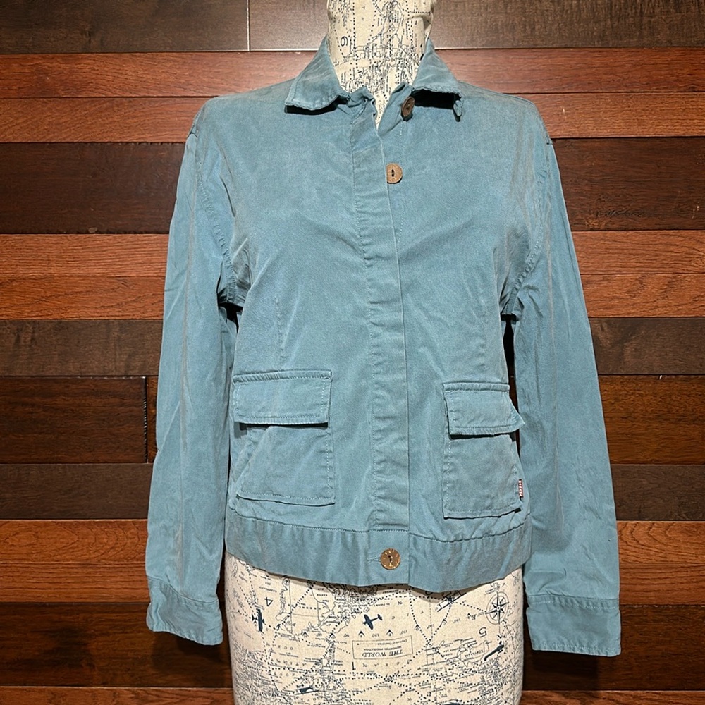 NWOT Tommy Bahama Stretchy Long Sleeve Blue Teal Button Down Jacket